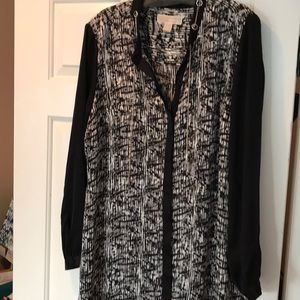 Dress with belt and silver chain accent